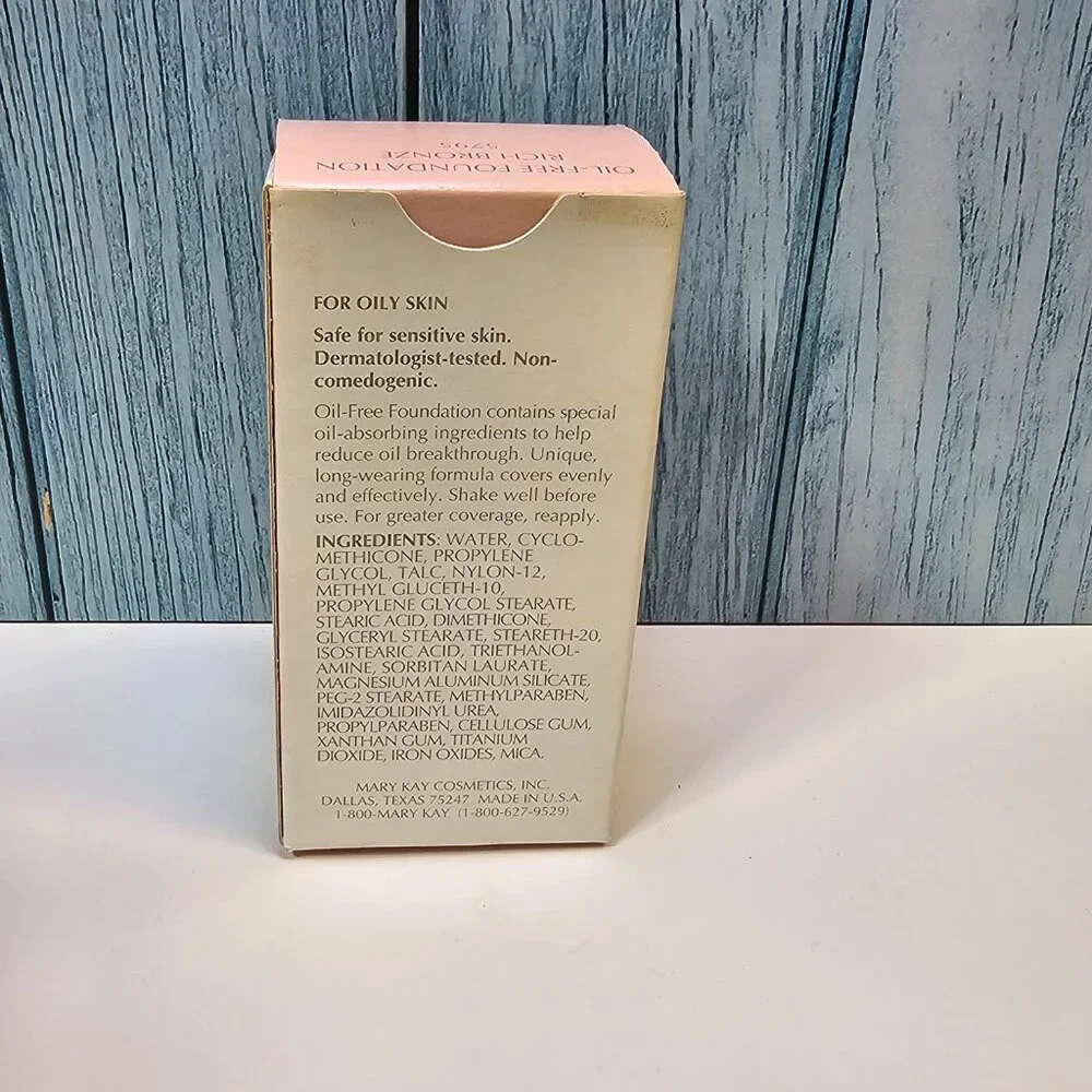 Mary Kay Day Radiance Oil-Free Foundation Rich‎ Bronze #5795 - NIB Old Stock